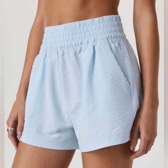 Vuori Pants - New Vuori Women’s Villa Textured Short Light Mist Blue Size XL VW3082